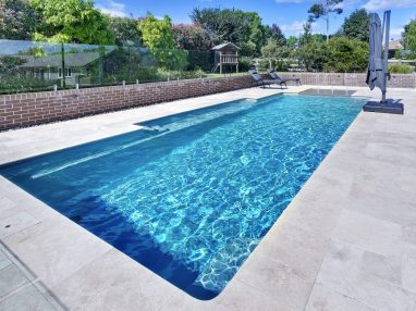 Vogue fibreglass family pool installation 03