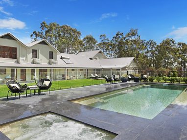 Vogue fibreglass family pool installation 08