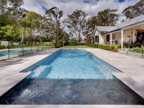 Large X Trainer pool with Sunpod