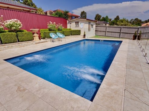 X Trainer pool with spa jets on the steps